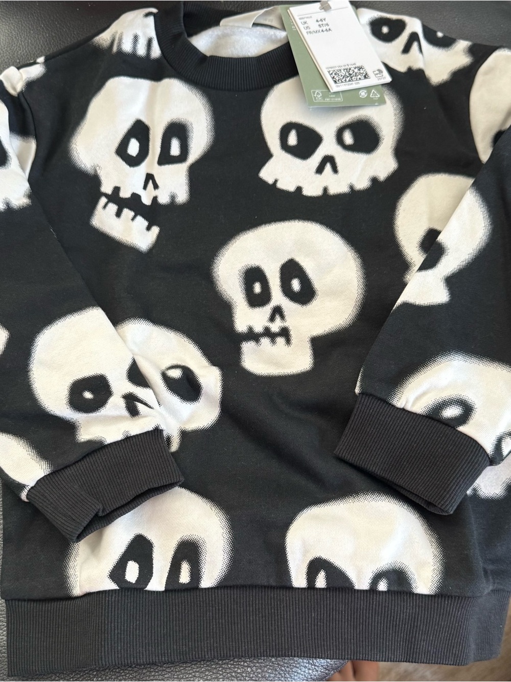 H&M Black Crewneck Sweater with White Skull Print